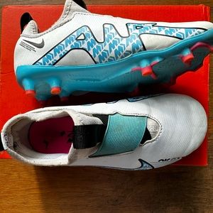 Nike Kids Mercurial Zoom Vapor 15 Academy firm ground Soccer cleats -11.5 child